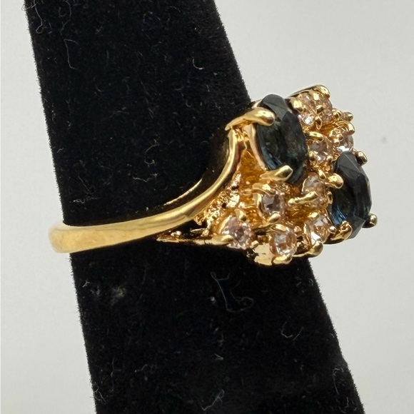 Sold - Picture 5 of 17